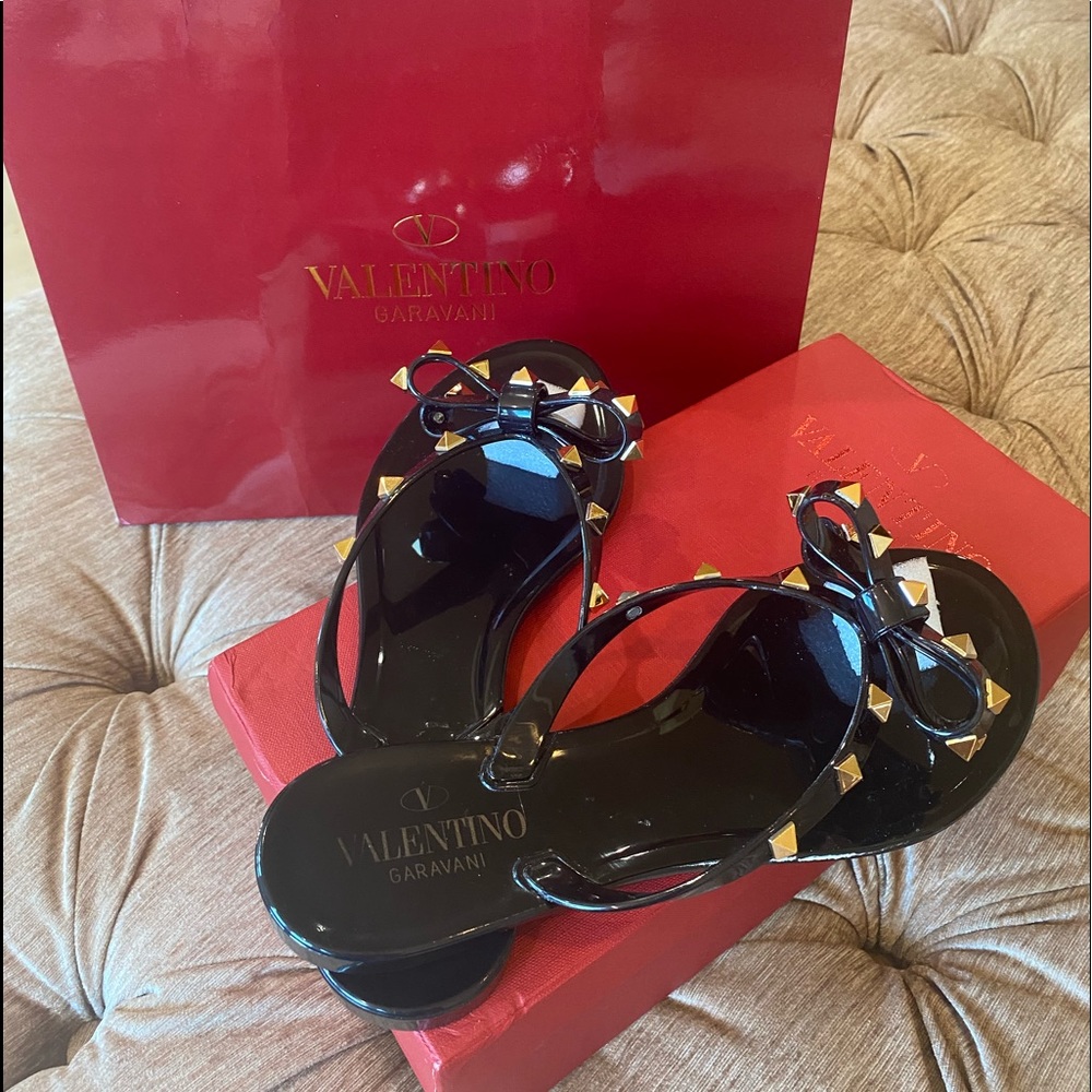 Valentino Garavani Flat Sandals - Made In Italy